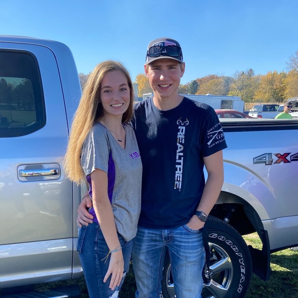 Meet your Posher, Olivia - Picture 2 of 6